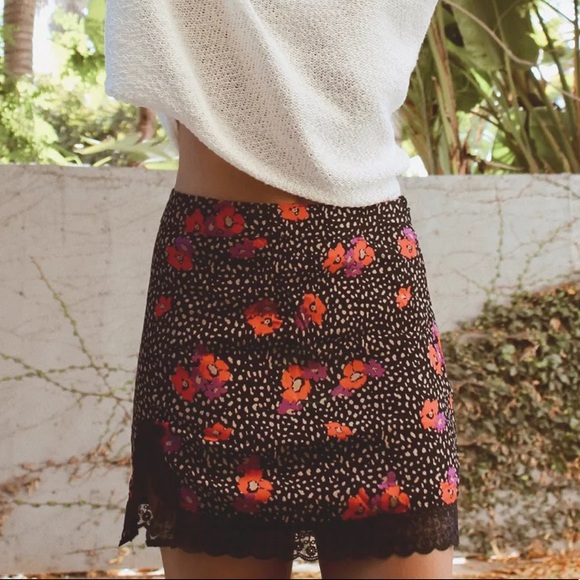 Urban Outfitters Lacey Mini Slip Cheetah Floral Skirt Small - Picture 1 of 5